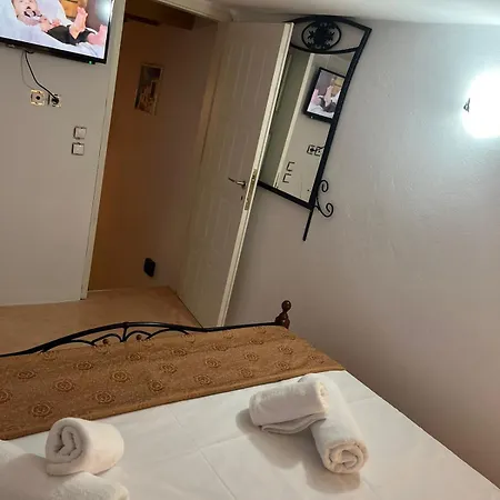 De Drymona 1 * Kythira Town